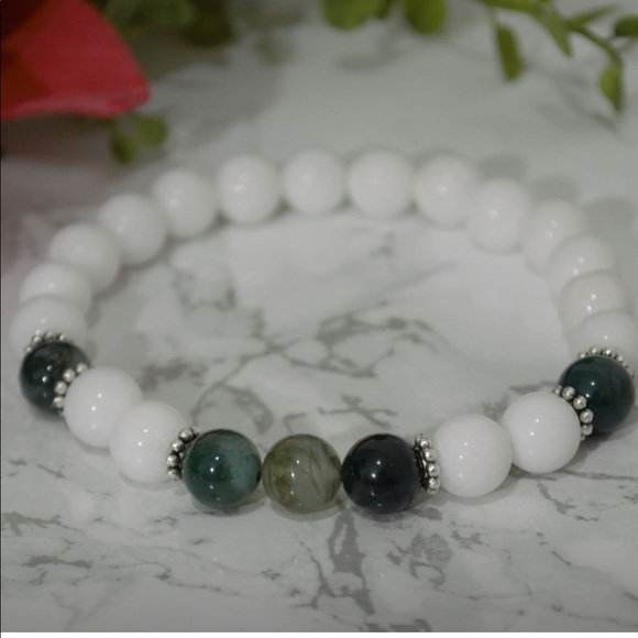 Moss Agate and White Alabaster Bracelet - Picture 1 of 1